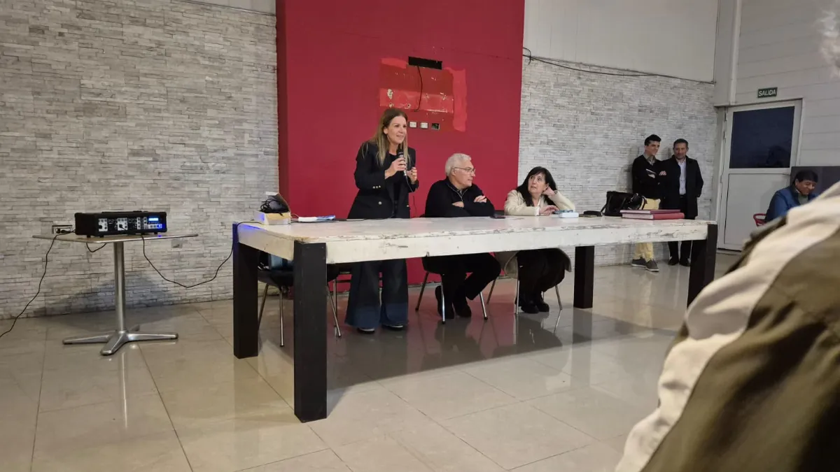 Natalia Messina se convirtió en la primera presidenta en la historia de los Bomberos de Bernal