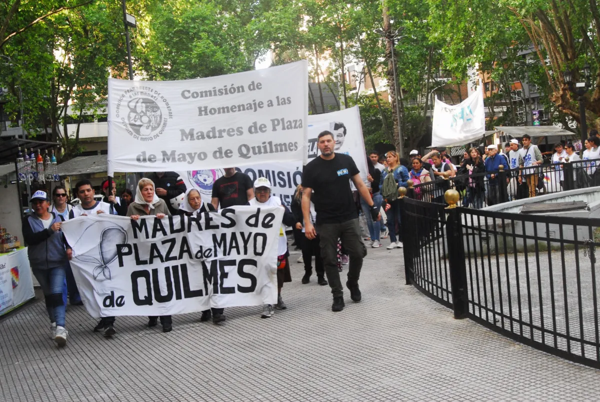 Las Madres de Plaza de Mayo de Quilmes conmemoraron 44 años de su primera ronda