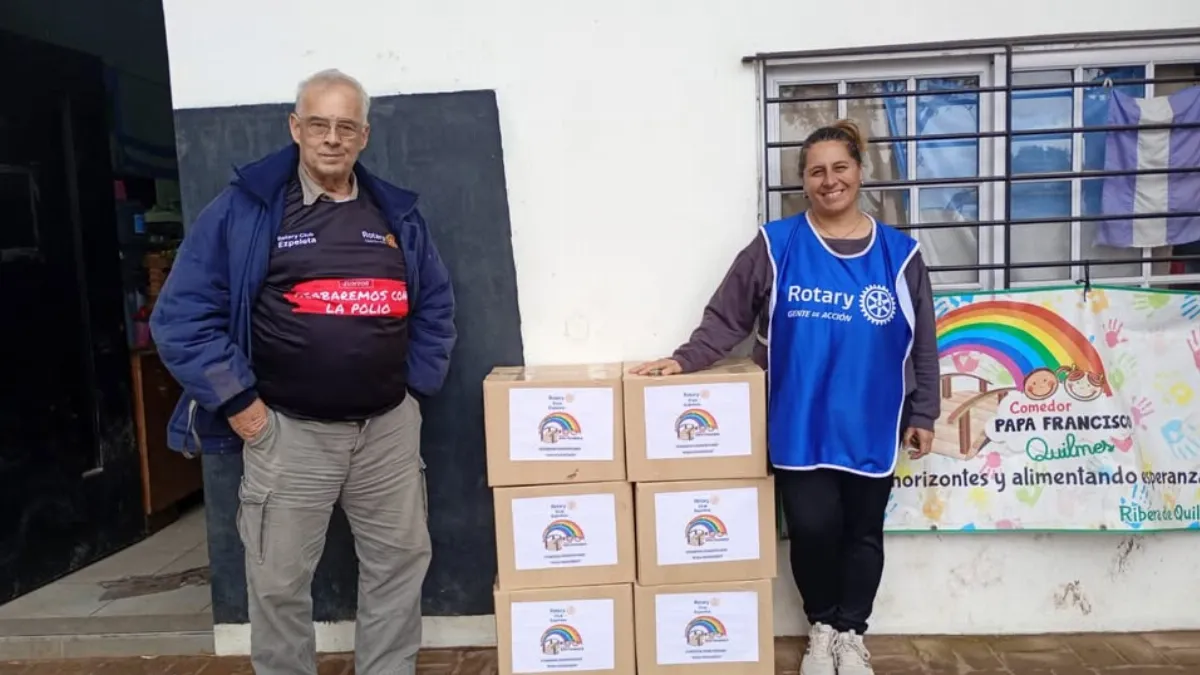 Rotary Club Ezpeleta entregó ropa y calzado a familias afectadas por el temporal