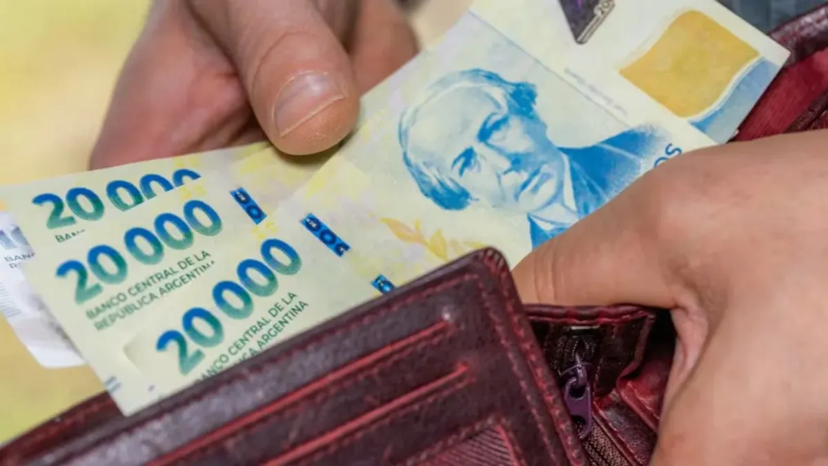 Noviembre llega con nuevos aumentos en colectivos, alquileres, colegios privados y servicios: cuánto habrá que pagar