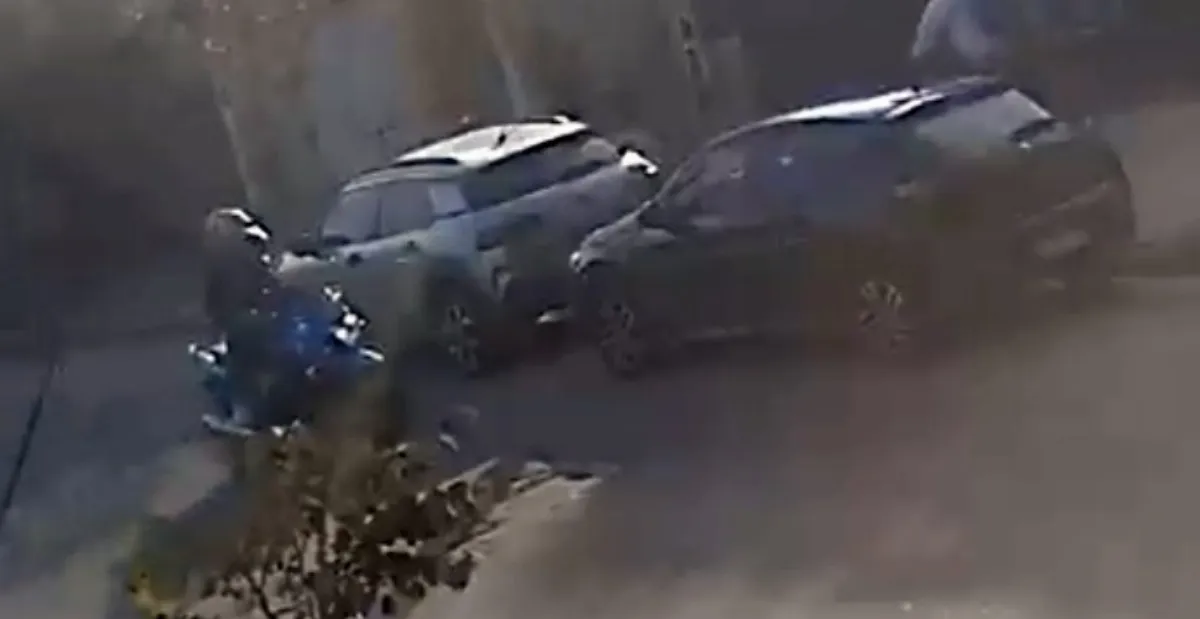 Bernal: Le robaron el auto a punta de pistola cuando llevaba a su hija al jardín