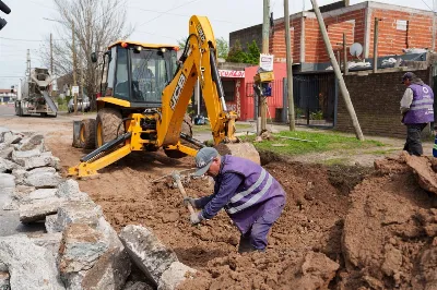 Realizan trabajos de bacheo en Ezpeleta