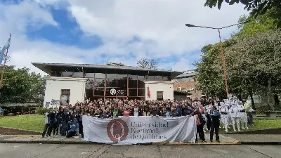 La comunidad de la UNQ marchó al Congreso en reclamo de financiamiento universitario