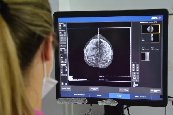 QAC y el Hospital Iriarte facilitan el acceso a mamografías